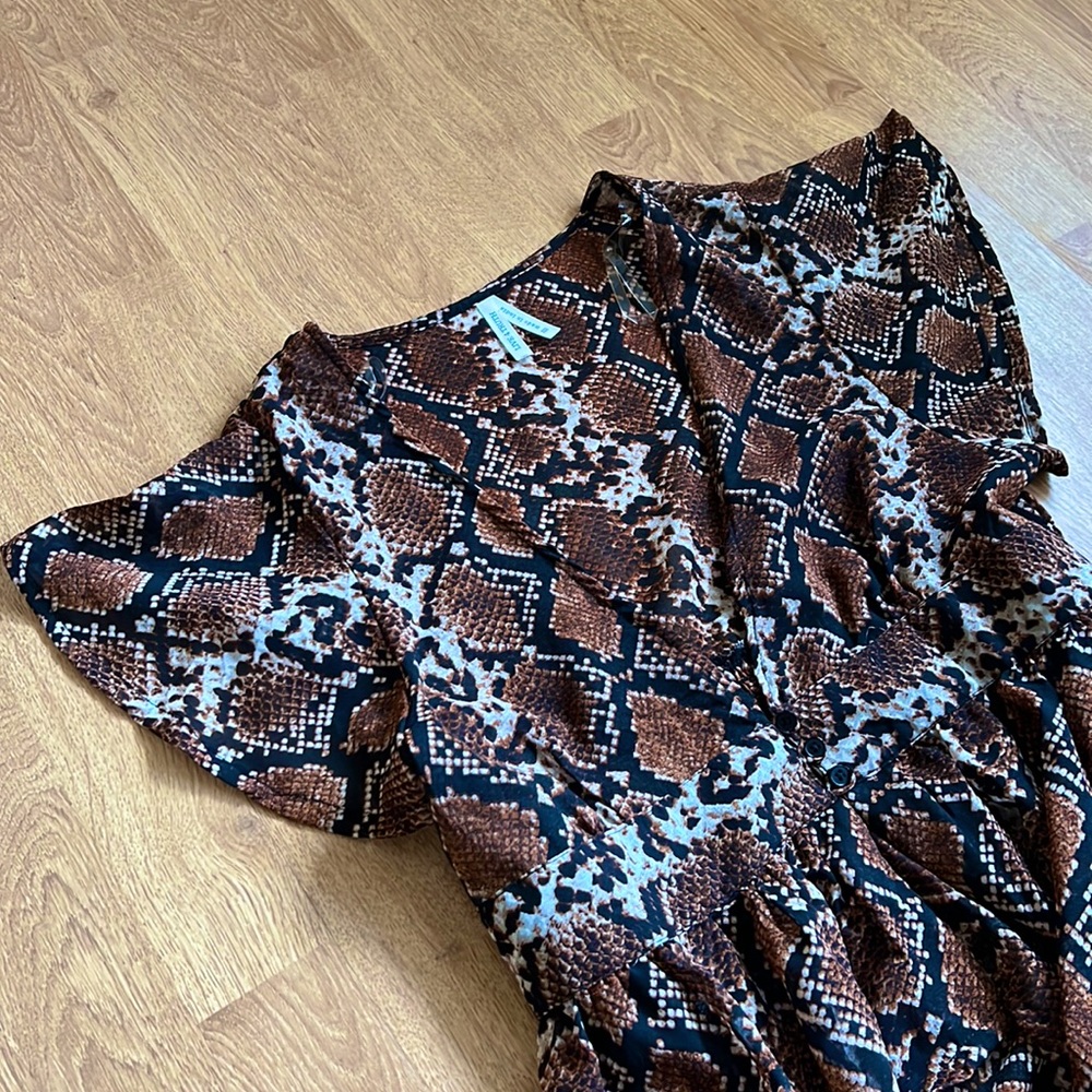 LIVE 4 TRUTH Chiffon Ruffled Kimono with Front Buttons